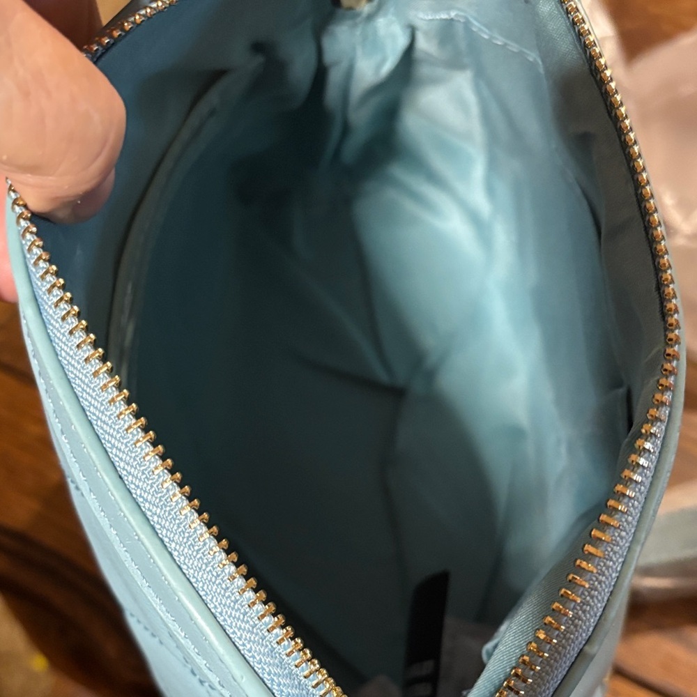 Badgley Mischka Light Blue Quilted Crossbody Bag - Picture 7 of 7
